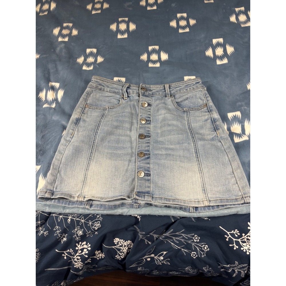 American Eagle Hi-Rise A-Line Skirt Light Wash Denim Button Front Mini Size 4